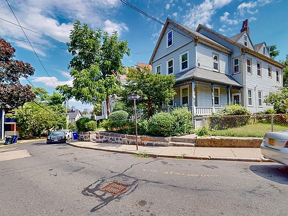 2nd image of 32 Thornton St #2