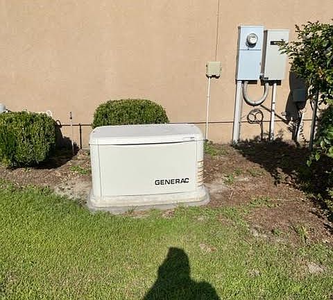 5th image of 2581 Naples Ln