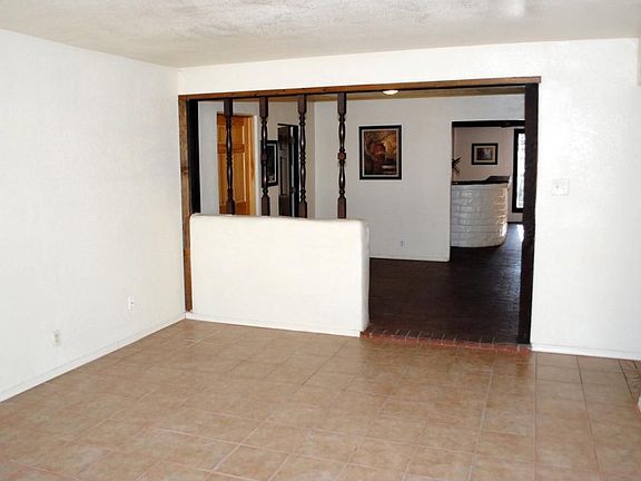 2nd image of 5722 Gilmer Pl NE
