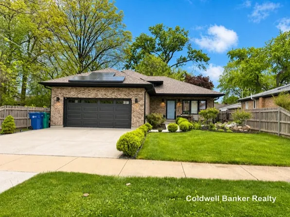 5330 86th St, Burbank, IL 60459