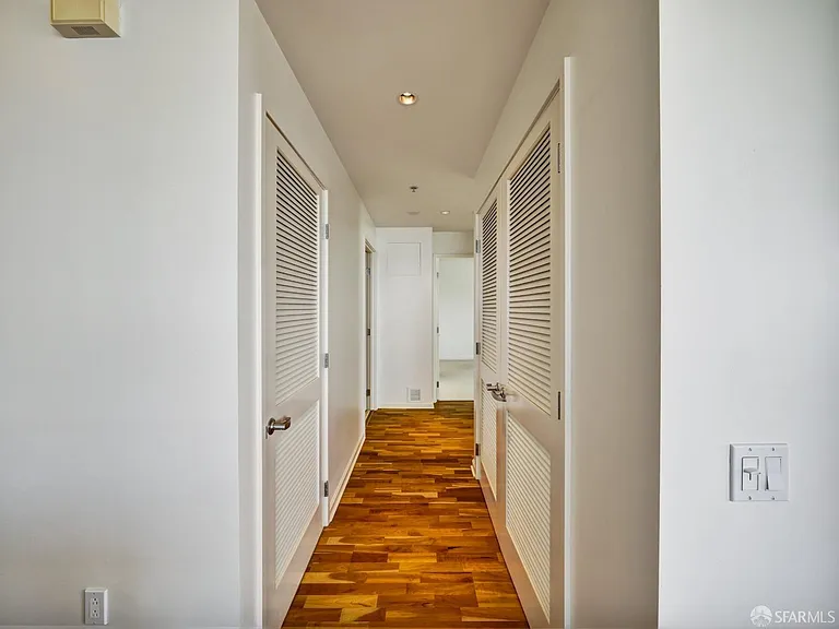 400 Beale St #1707 — Photo 10