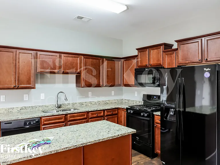 4218 Spruce Trl — Photo 6