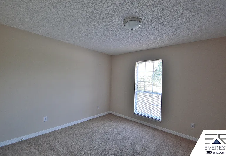 30 Lancelot Dr — Photo 24