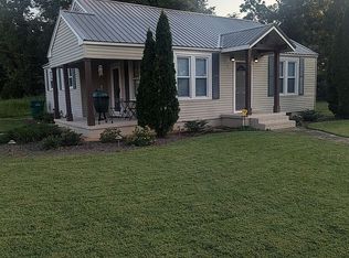 910 E 2nd St, Tuscumbia, AL 35674