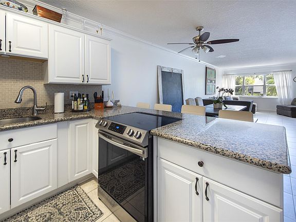 4th image of 2555 NE 11th Street #210