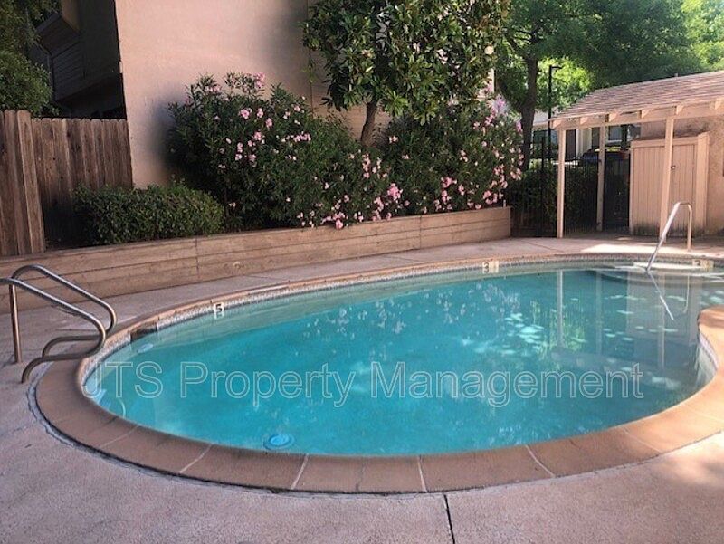 2nd image of 5844 Alorn Ln