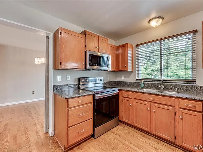 340 Emmanuel Ct — Photo 15