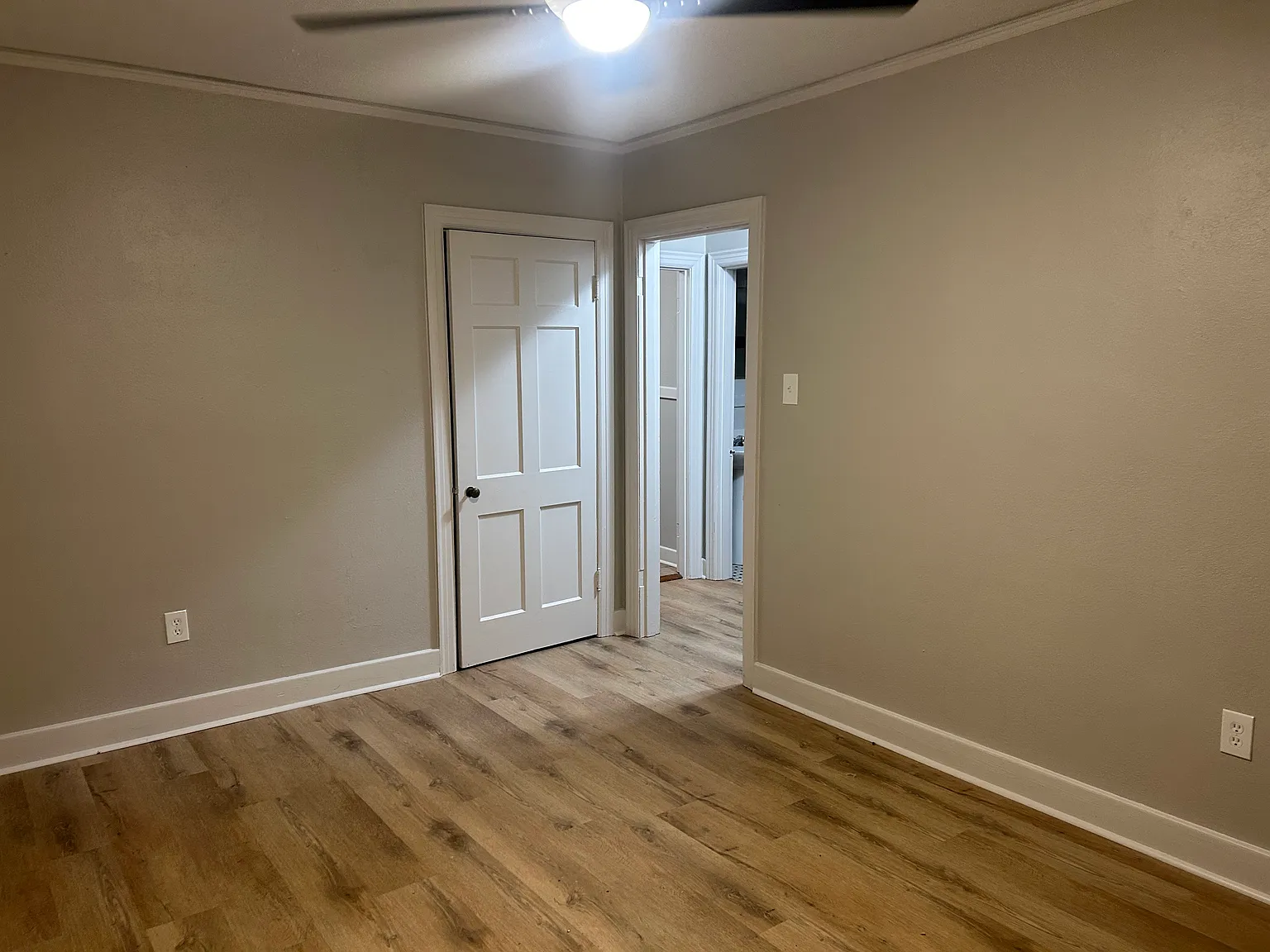 1 bed, 900 sqft, $850 — Photo 3