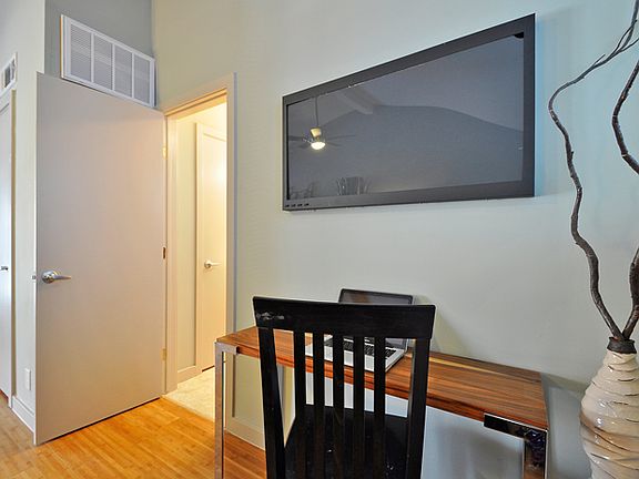 3rd image of 2526 Durwood St APT 212