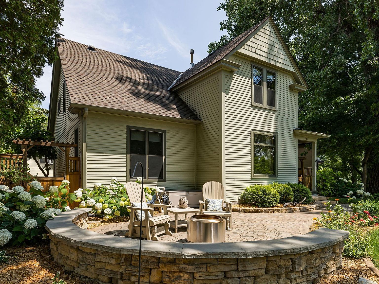 712 E Minnehaha Pkwy, Minneapolis, MN 55417 Zillow