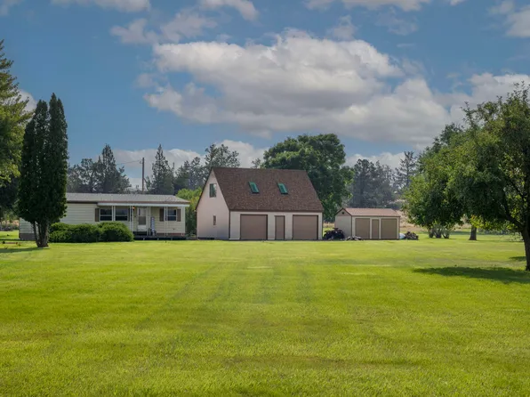 3680 NE Walnut Dr, Redmond, OR 97756