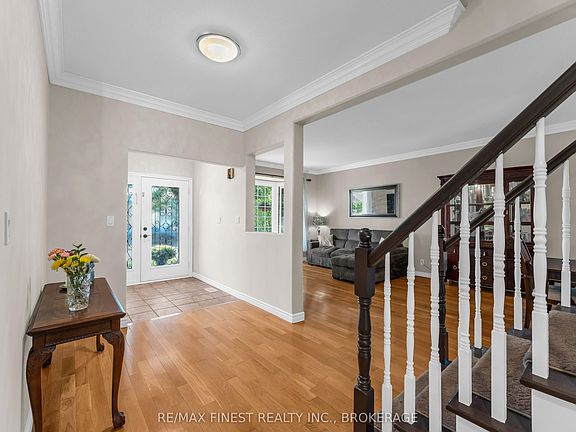 4th image of 1208 Greenwood Park Dr