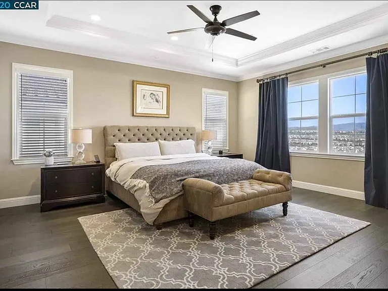 2049 Elderberry Dr — Photo 13