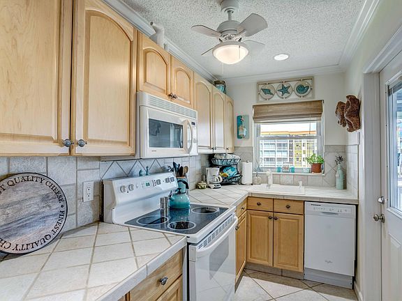 5th image of 111 Shore Ct #3120