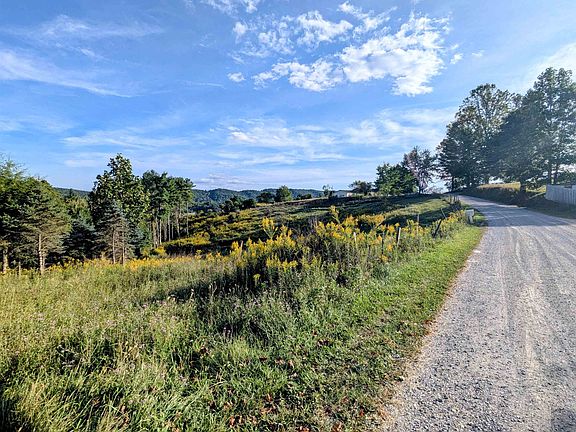 3rd image of High Rock Hill Rd