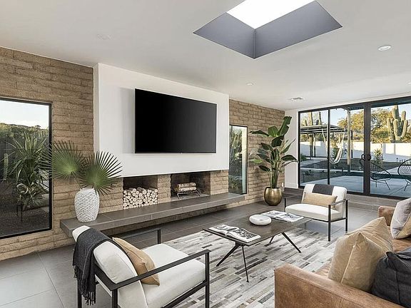 3rd image of 4002 E Montebello Ave #1