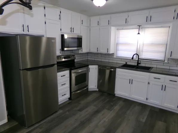 624 N Caddy Ln, Wichita, KS 67212