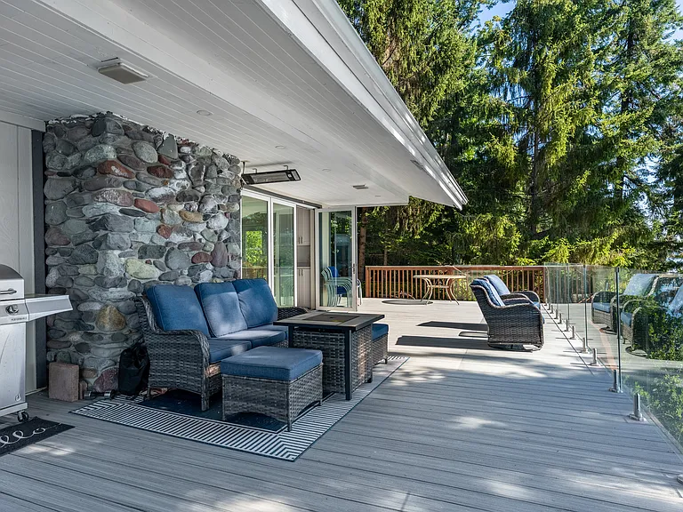 413 E Herron Blvd NW — Photo 3