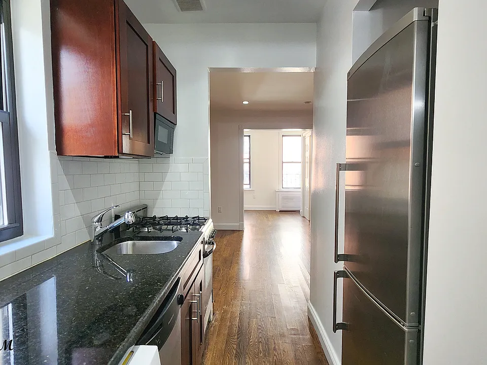 307 Mott St #3A