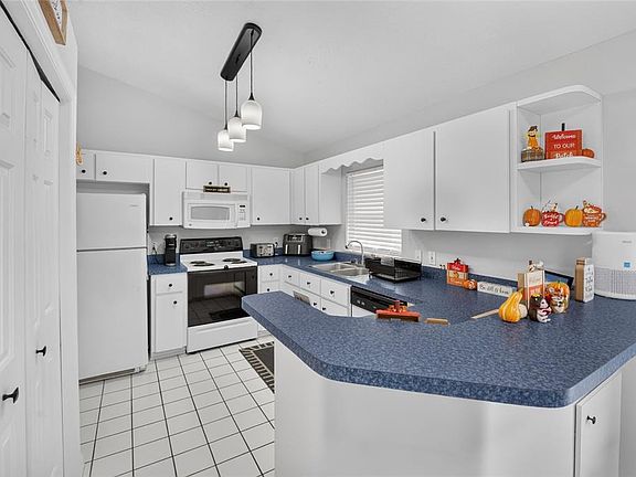 4th image of 11625 SE 53RD COURT