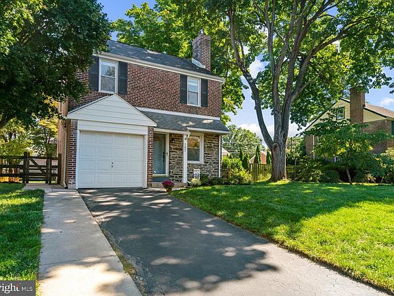 3rd image of 107 S Norwinden Dr