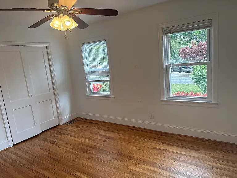 1381 Quarles Ave SE — Photo 10
