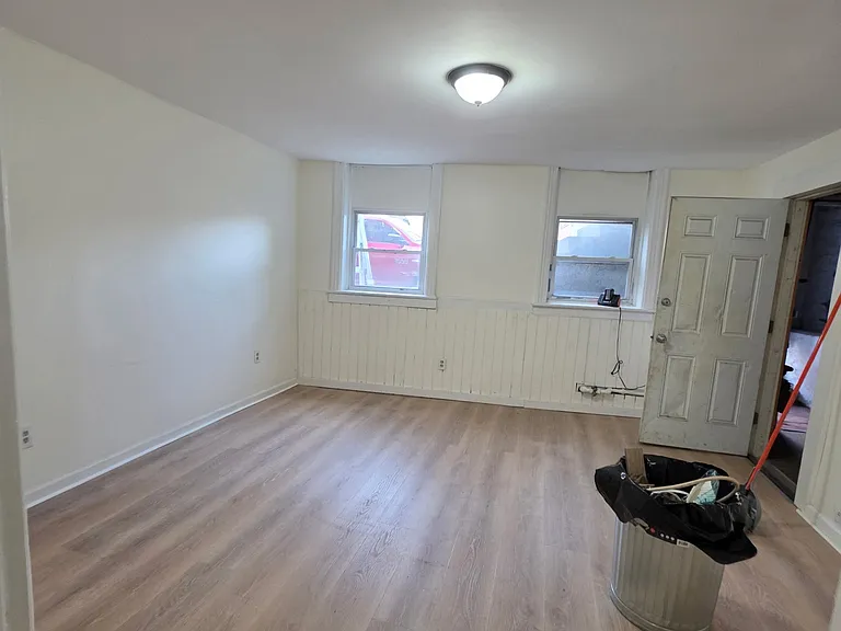 3274 6th Ave #B — Photo 4