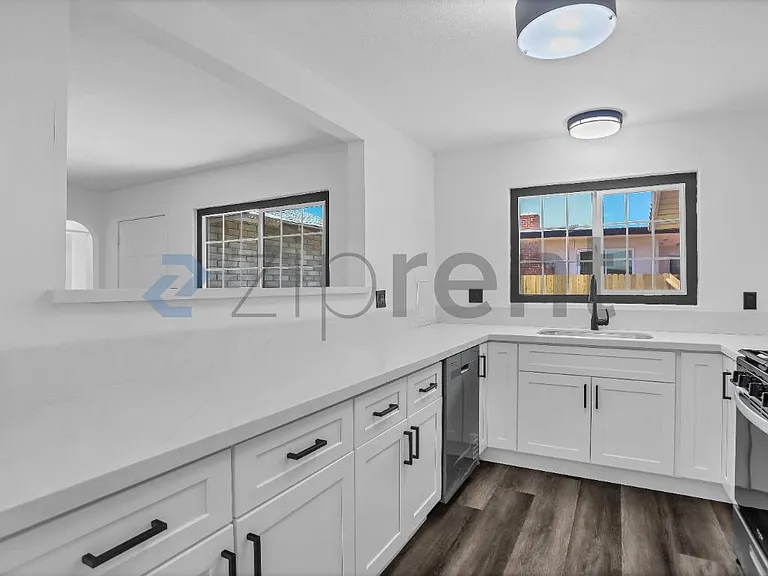 807 E Shields Ave #807 — Photo 11