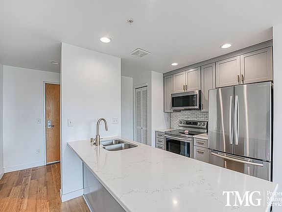 2nd image of 701 Columbia St APT 704