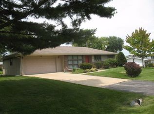 1915 Swarthmore Dr, Aurora, IL 60506