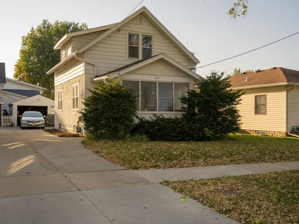 207 7th Ave NW, Rochester, MN 55901