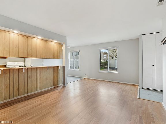 3rd image of 1311 Cove Dr #211-C