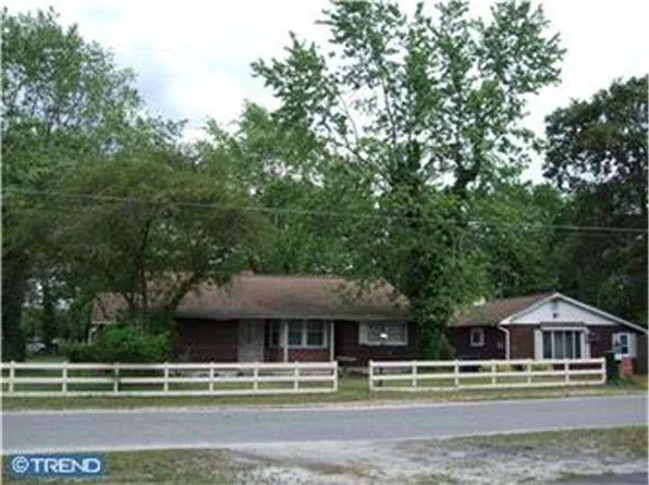 301 Navajo Trl, Browns Mills, NJ 08015