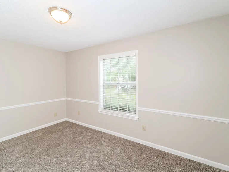 6049 Lawnhill Dr — Photo 12