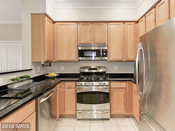 3rd image of 2220 Fairfax Dr #Penthouse 12