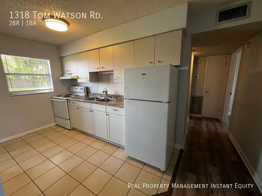 Building Photo - 1318 Tom Watson Rd