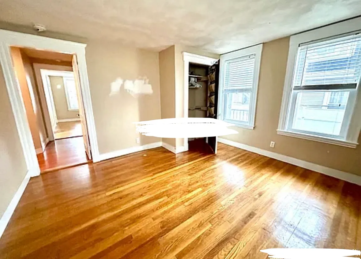 2 bed, 9999 sqft, $2,300 — Photo 3