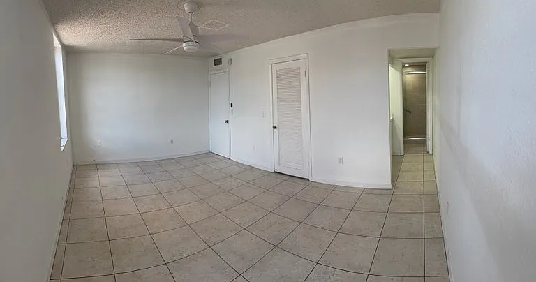 1900 W 68th St #H203 — Photo 8