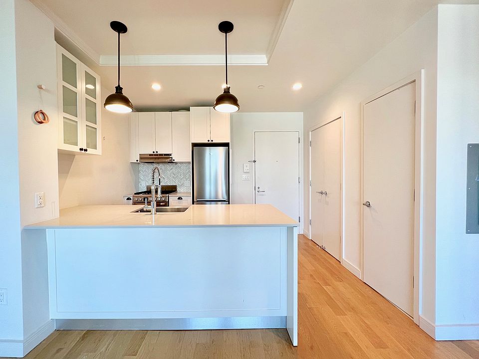 1st image of 409 Eastern Pkwy APT 607