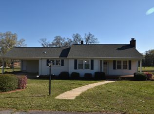 51 Owings St, Gray Court, SC 29645