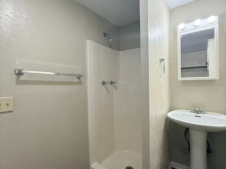 1805 Buchanan St — Photo 12
