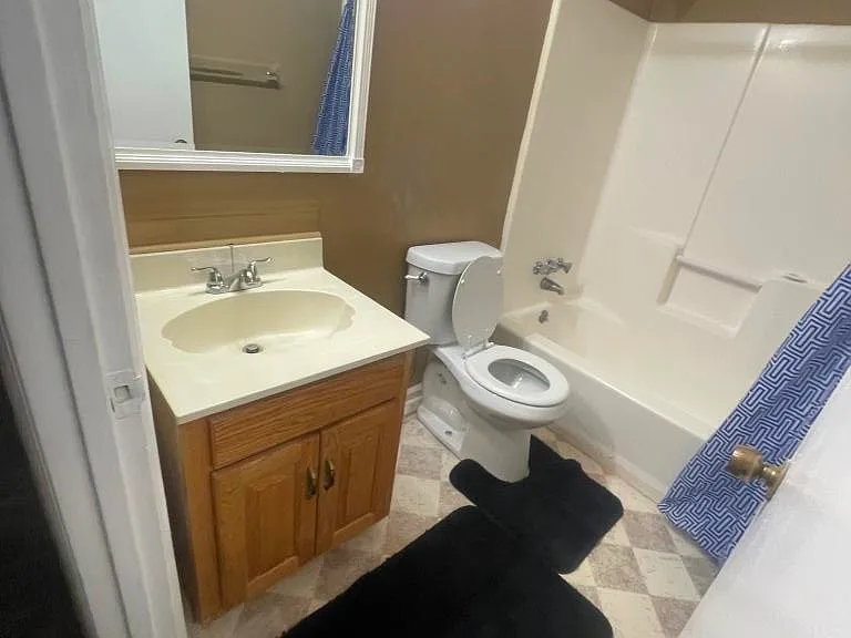 5133 Galbraith Cir — Photo 17