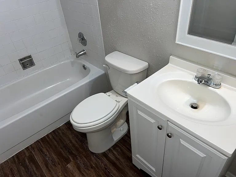 7006 Glen Grv — Photo 13