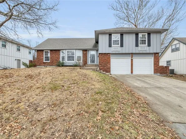 8105 Grant St, Overland Park, KS 66204