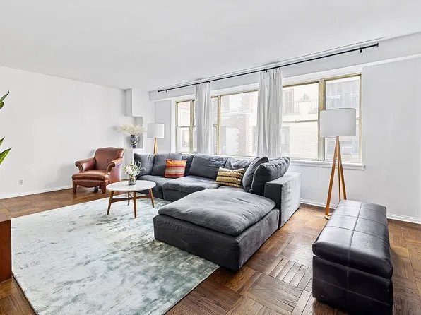 12 Beekman Pl APT 9D, New York, NY 10022