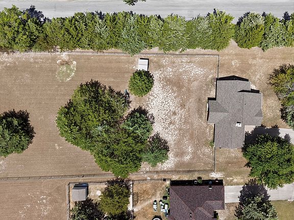 3rd image of 4014 Cox St