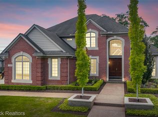 5149 Parkgate Dr, Commerce Township, MI