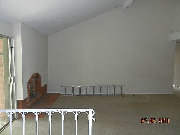 3rd image of 25676 Bellerive Dr