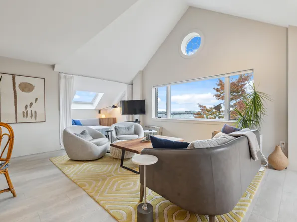 719 Chandlers Wharf #719, Portland, ME 04101