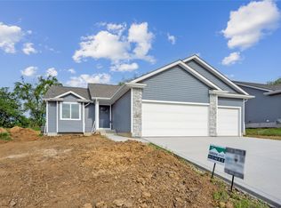 201 S Walnut Dr, Norwalk, IA 50211
